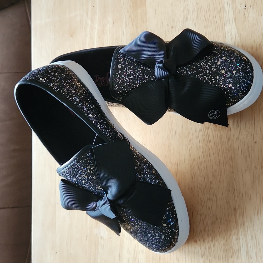 JoJo Siwa TG Black Glitter shoes. Girls Size 3.5